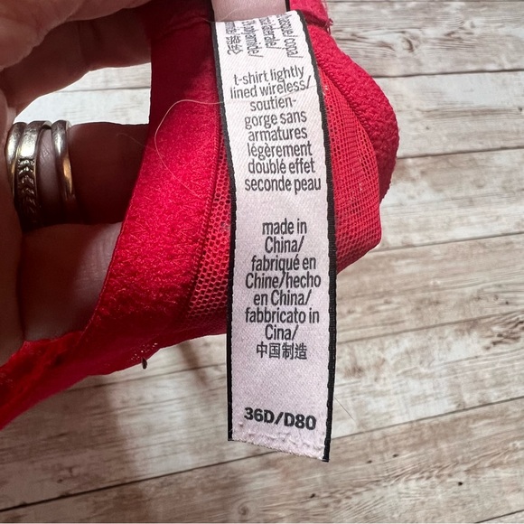 ❤️Victoria’s Secret T-Shirt 36D bra - Picture 5 of 5